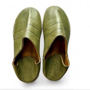 Handmade Women’s Green Leather Slippers Size 8